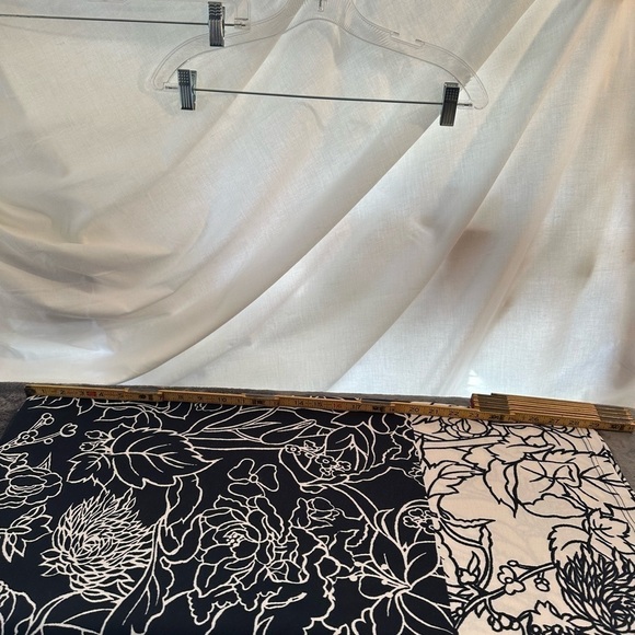 TOPSHOP black and‎ white floral flowers size 12 skirt #s1108 - Picture 7 of 9